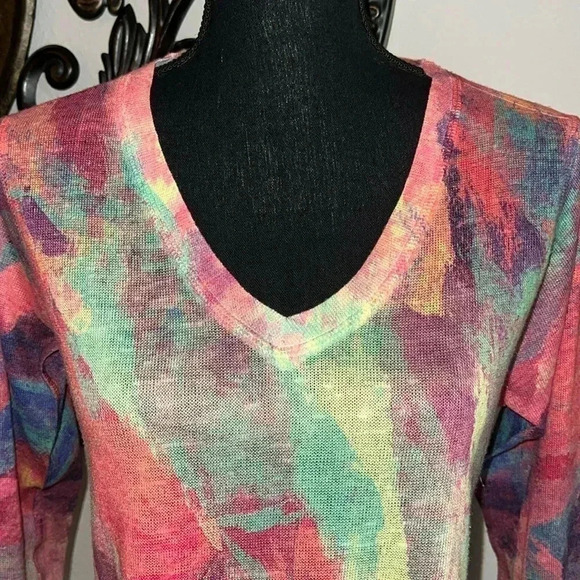 SOFT SURROUNDINGS Plein De Couleurs
Multicolored Abstract Paint Sweater … - Picture 3 of 13